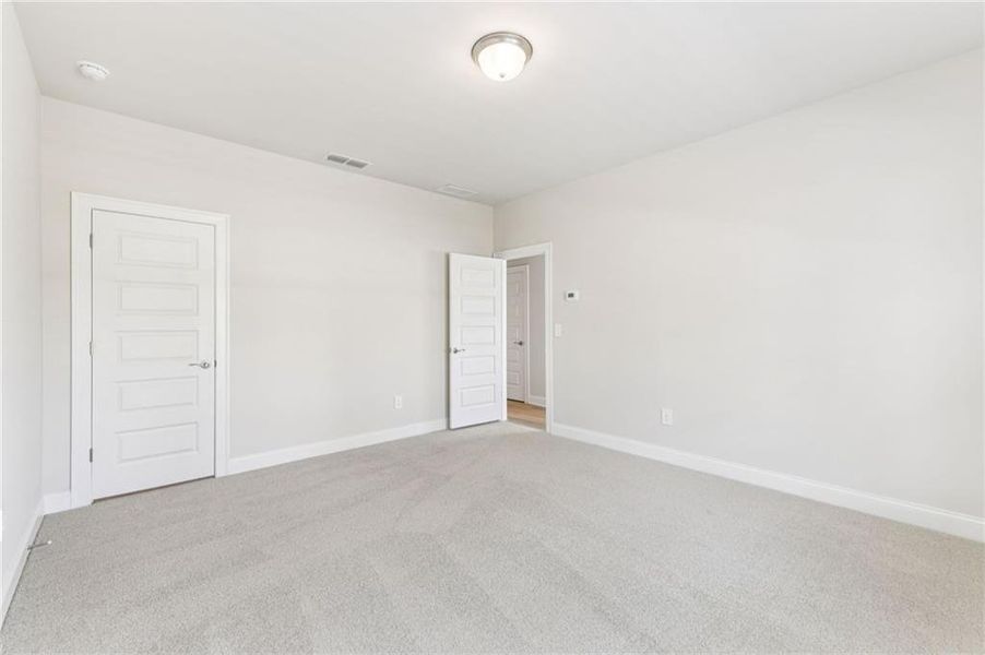 Spacious, unfurnished interior of a new home in Martin Springs - Highland Series, Lawrenceville (Image 30).