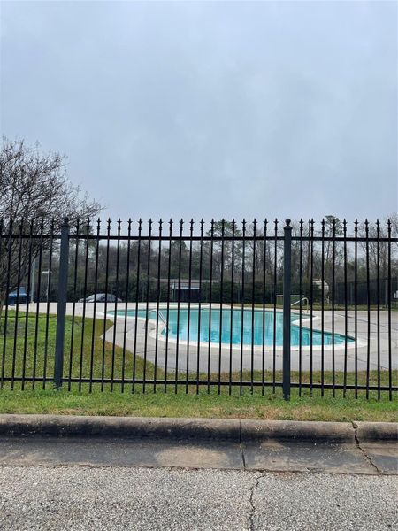Secondary swimming pool also in the subdivision