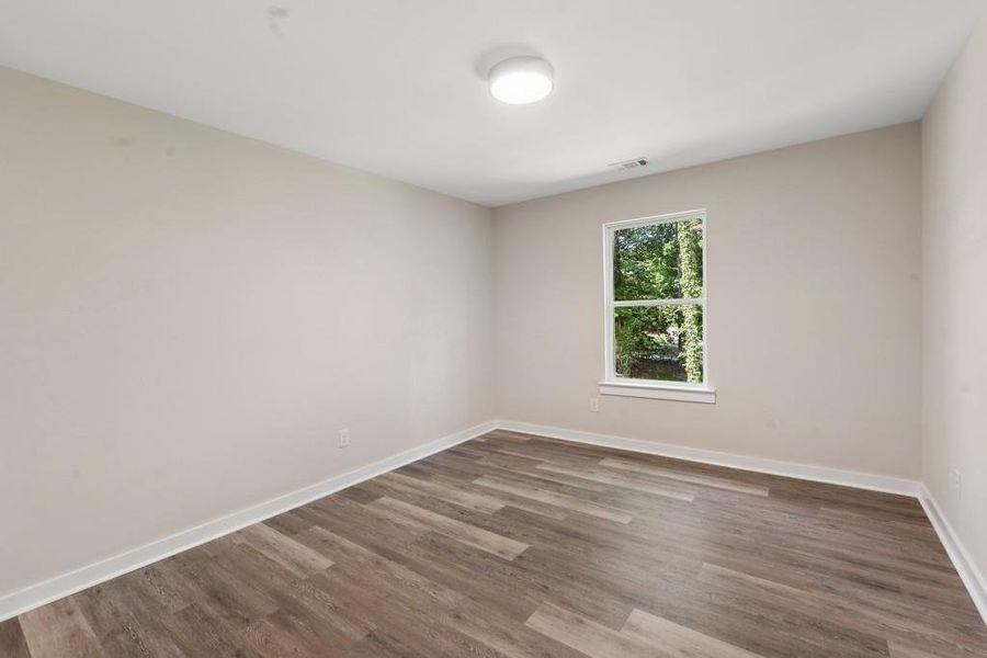 Spacious, unfurnished interior of a new home in , Gainesville (Image 27).