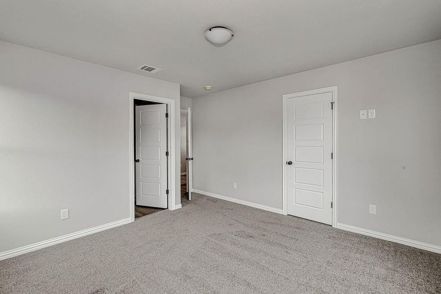 Spacious, unfurnished interior of a new home in , Fort Worth (Image 15).