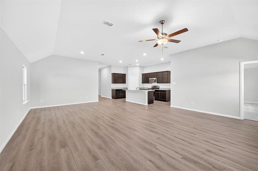 Spacious, unfurnished interior of a new home in Kings Way, Denton (Image 26).