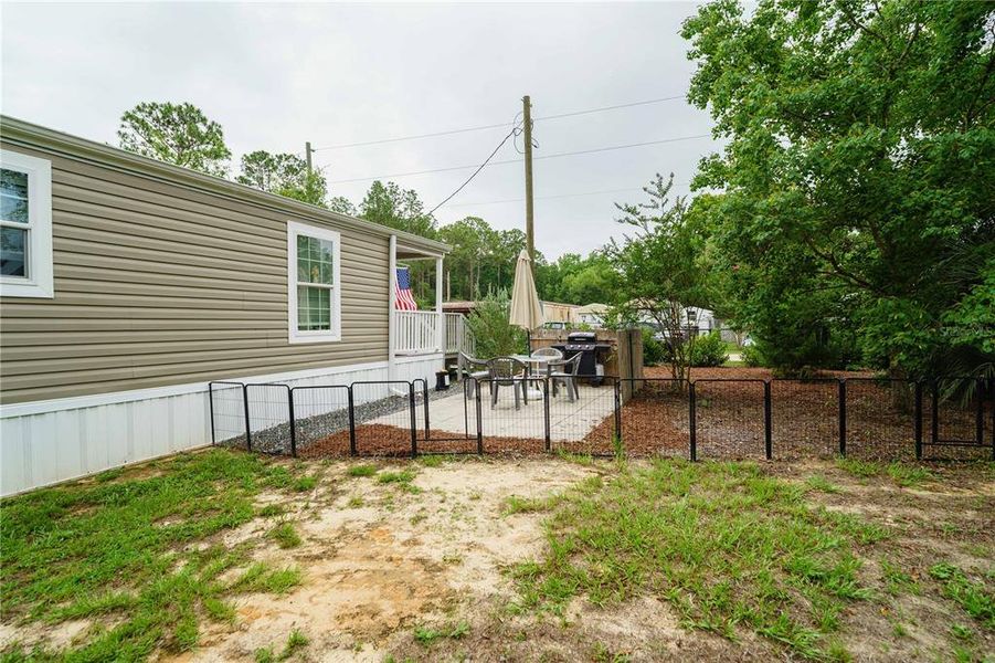 Exterior details and patio area of a home in , Silver Springs (Image 26).