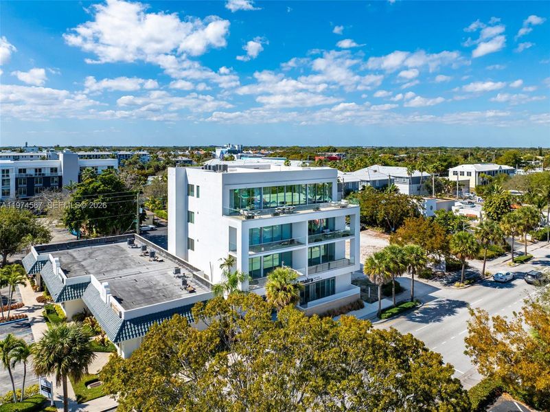 Condo located in Delray Beach, FL showcasing its design and architecture (Image 26). Condo located in Delray Beach, FL showcasing its design and architecture (Image 26).
