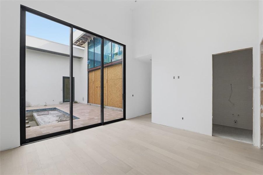 Spacious, unfurnished interior of a new home in Stonelake Ranch, Thonotosassa (Image 25).