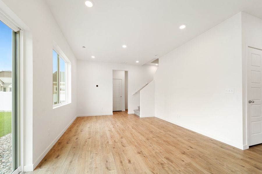 Spacious, unfurnished interior of a new home in Union Colony West, Greeley (Image 18).