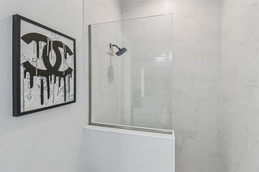 Close-up of interior finishes inside a home in , Tavares (Image 19).