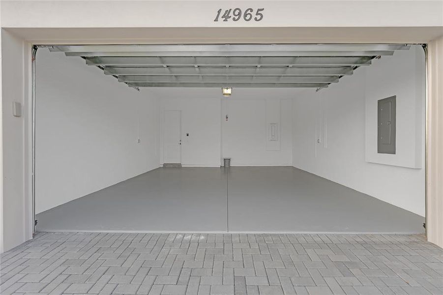 Spacious, unfurnished interior of a new home in , Loxahatchee (Image 9).