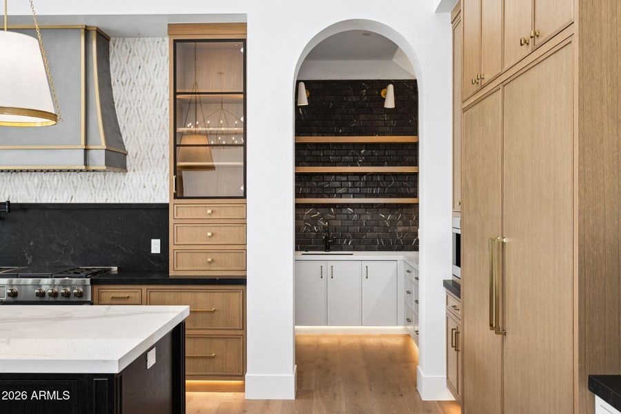 21-web-or-mls-6610-n-mountain-view-rd