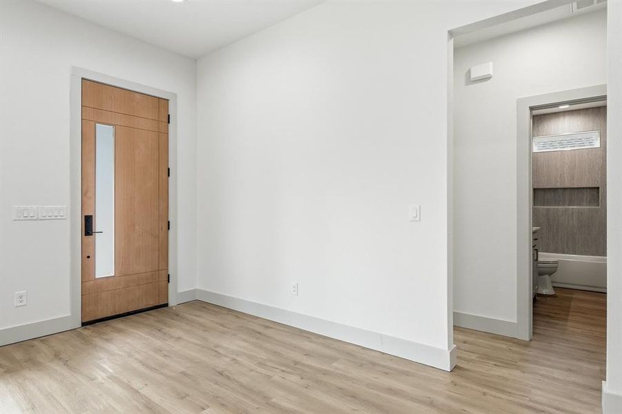 Spacious, unfurnished interior of a new home in , Bridgeport (Image 30).