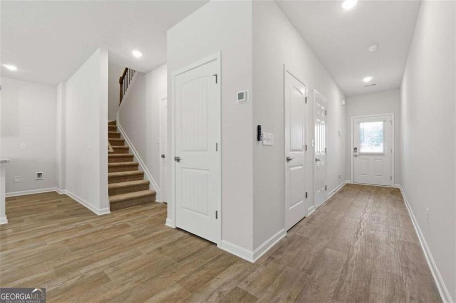 Spacious, unfurnished interior of a new home in Parkway James, Snellville (Image 19). Spacious, unfurnished interior of a new home in Parkway James, Snellville (Image 19).