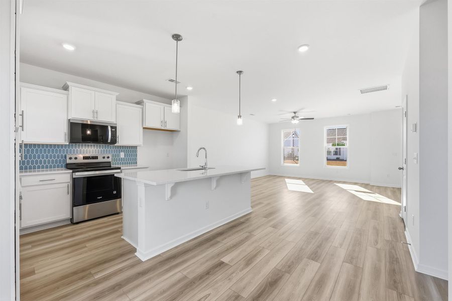 Furnished interior view inside a new home in Edgefield, Loris (Image 7).