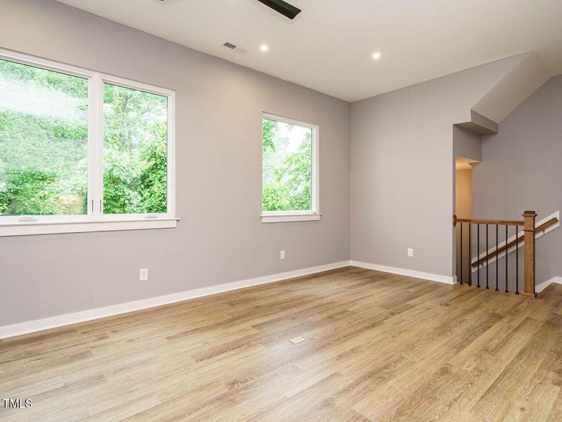 013-1280x960-living-dining