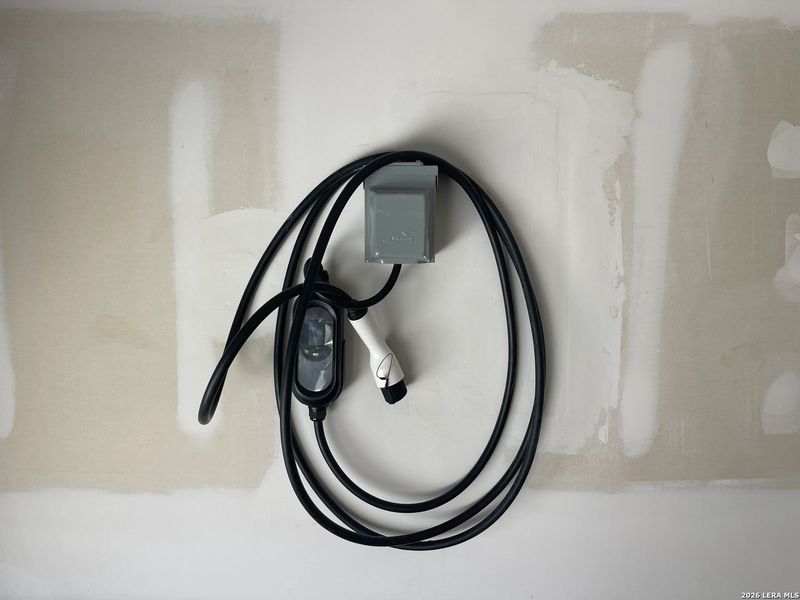 Close-up of interior finishes inside a home in , Floresville (Image 4).
