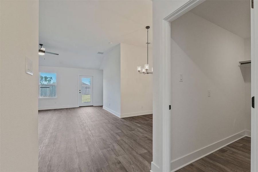 Spacious, unfurnished interior of a new home in Grand Oaks Reserve, Cleveland (Image 15).