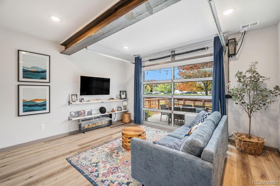 Furnished interior view inside a new home in , Lakewood (Image 4).