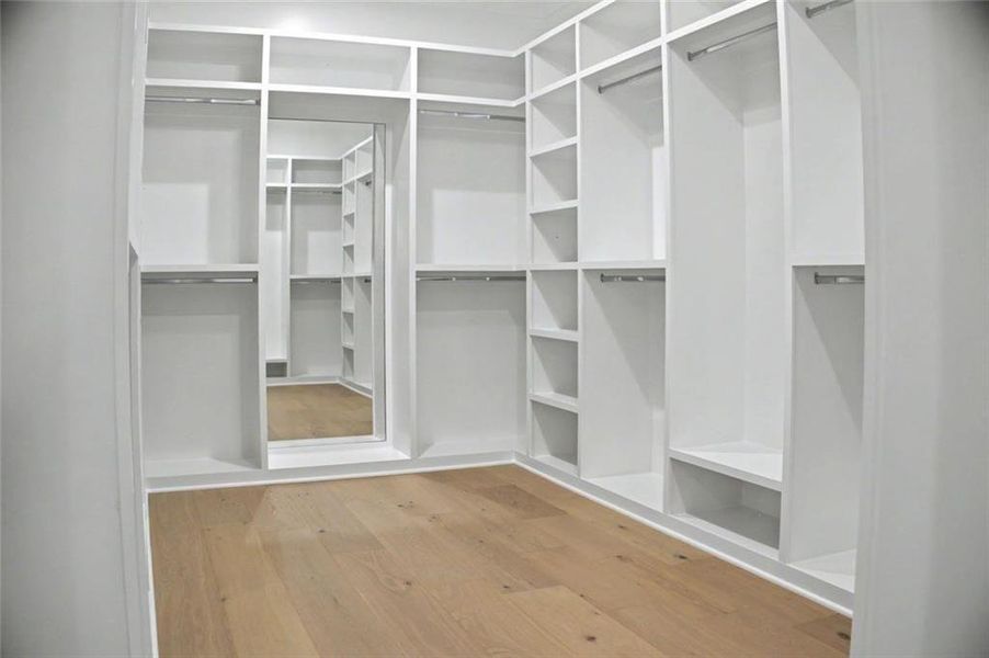 Spacious, unfurnished interior of a new home in , Monroe (Image 24).