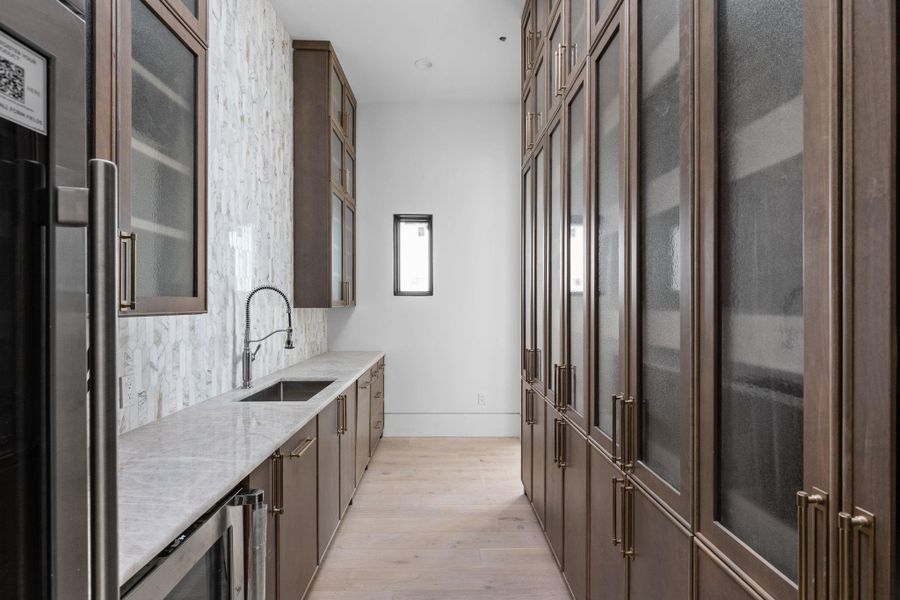 Furnished interior view inside a new home in , Lakeway (Image 10).