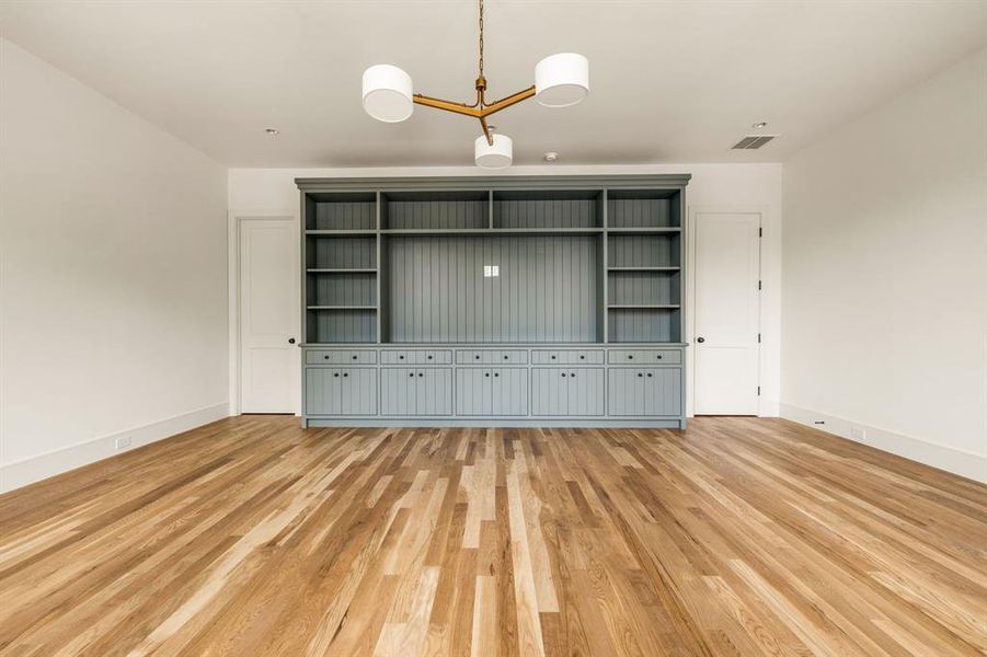 Spacious, unfurnished interior of a new home in , Dallas (Image 23).