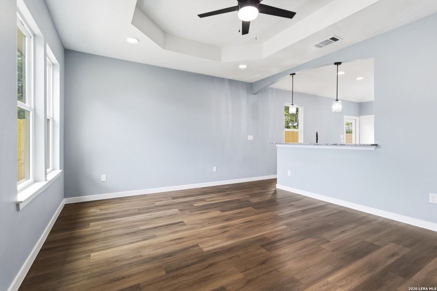 Spacious, unfurnished interior of a new home in , San Antonio (Image 18).