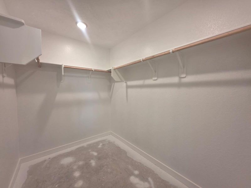 Spacious, unfurnished interior of a new home in Vintage Farms, Brenham (Image 9).