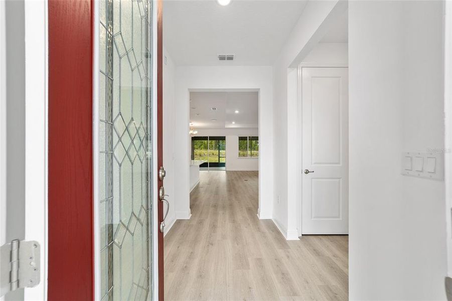 Spacious, unfurnished interior of a new home in , Ocala (Image 16).