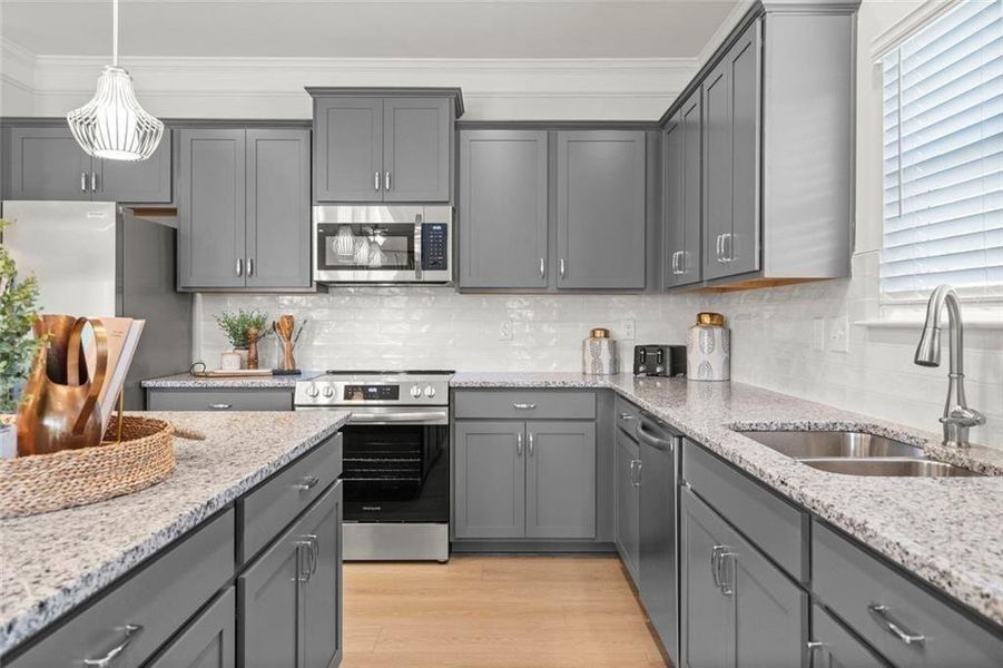 Furnished interior view inside a new home in Laurel Creek, Calhoun (Image 20).