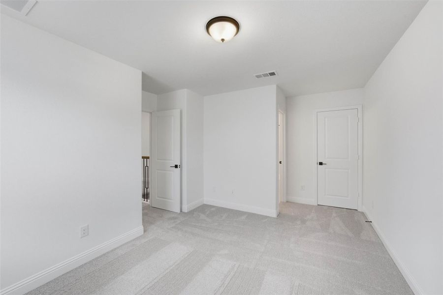 Spacious, unfurnished interior of a new home in Sienna 40', Missouri City (Image 29). Spacious, unfurnished interior of a new home in Sienna 40', Missouri City (Image 29).