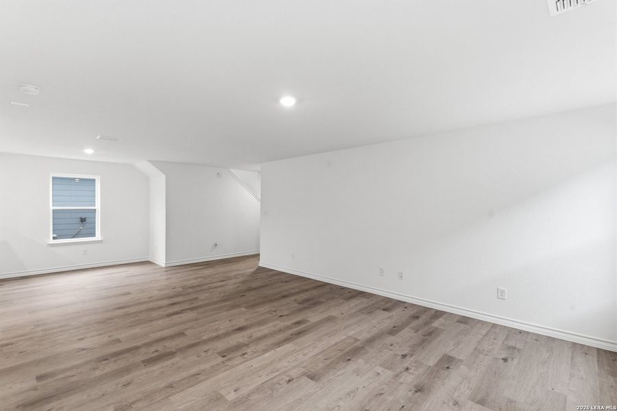 Spacious, unfurnished interior of a new home in , New Braunfels (Image 29).