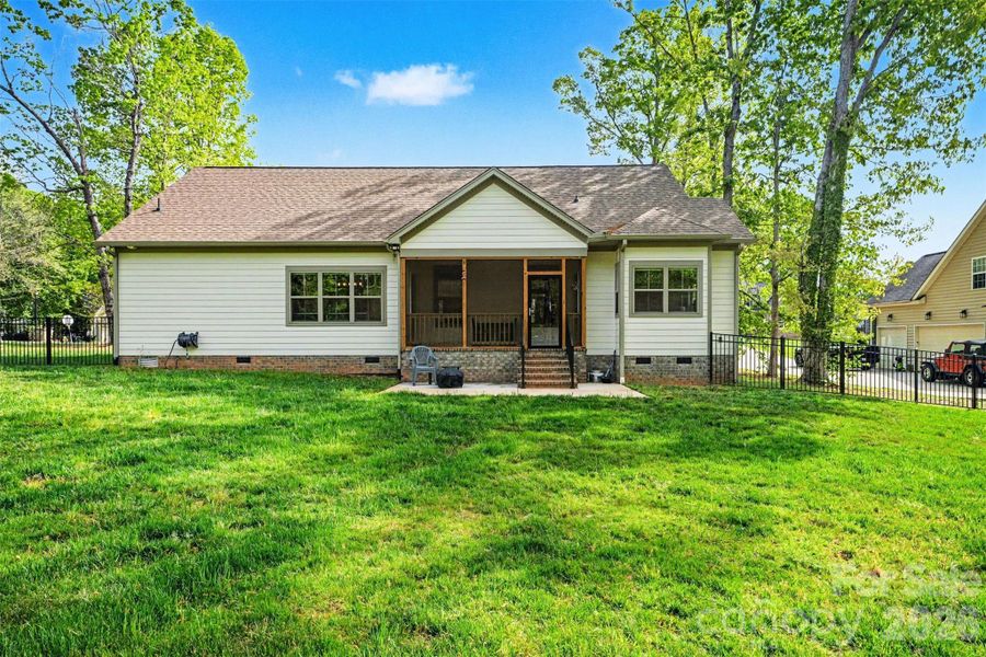 Exterior details and patio area of a home in , Denver (Image 23).