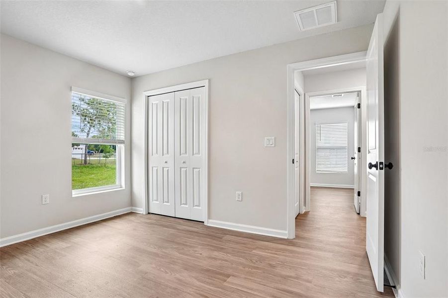 Spacious, unfurnished interior of a new home in , Ocala (Image 33).