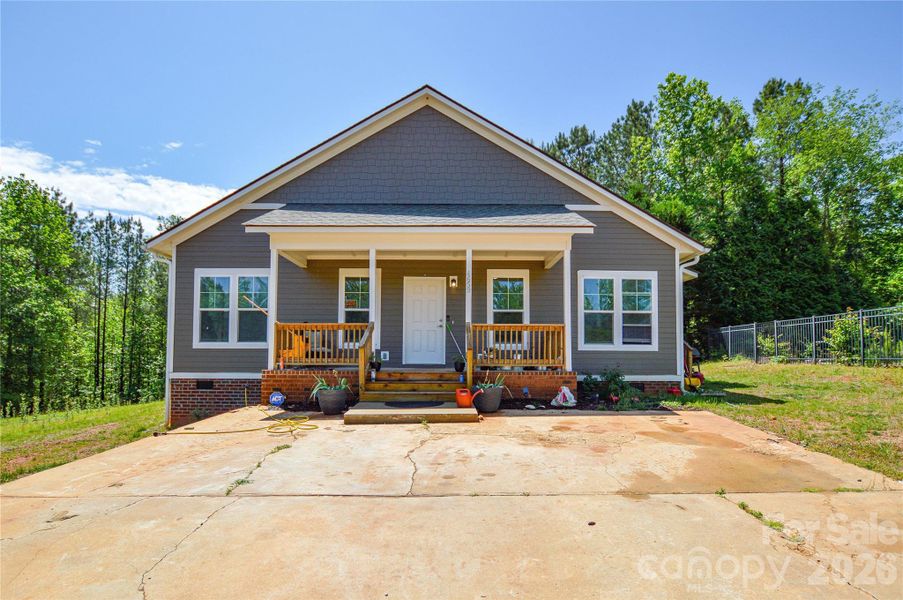 Exterior details and patio area of a home in , Lilesville (Image 20).
