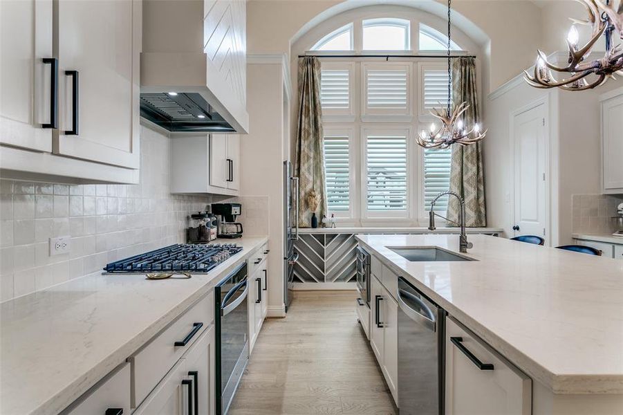 Furnished interior view inside a new home in Grand Braniff Park, Irving (Image 3).