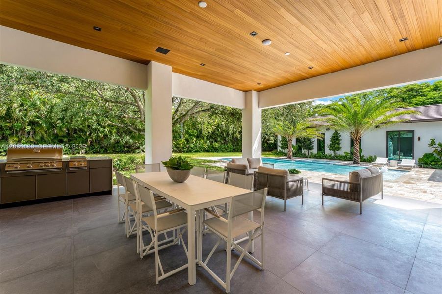 Community amenities in , Miami (Image 33).