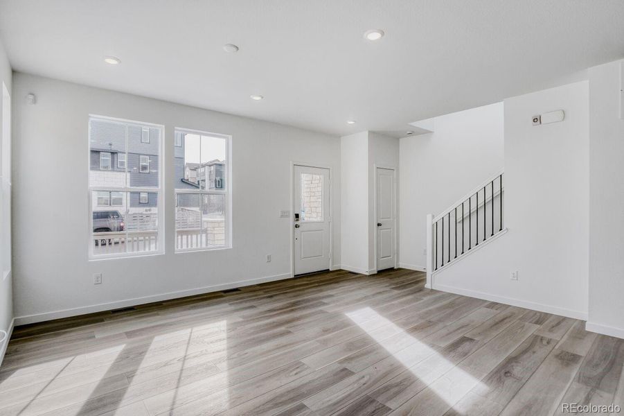 Spacious, unfurnished interior of a new home in , Littleton (Image 8).