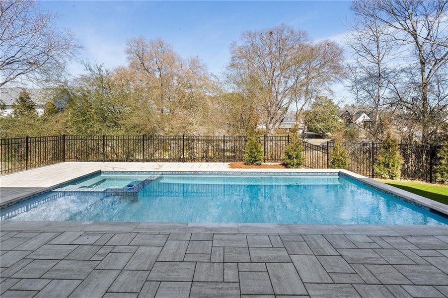 Community amenities in , Alpharetta (Image 48).