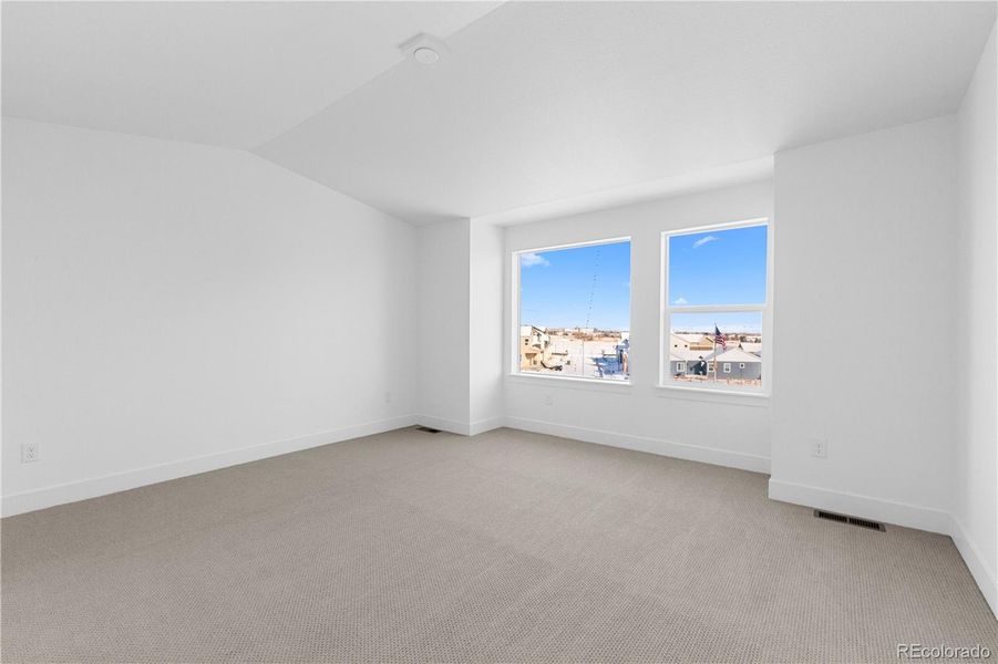 Spacious, unfurnished interior of a new home in , Broomfield (Image 19).