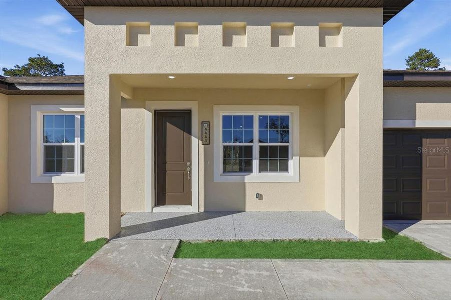 Exterior details and patio area of a home in , Ocala (Image 3).