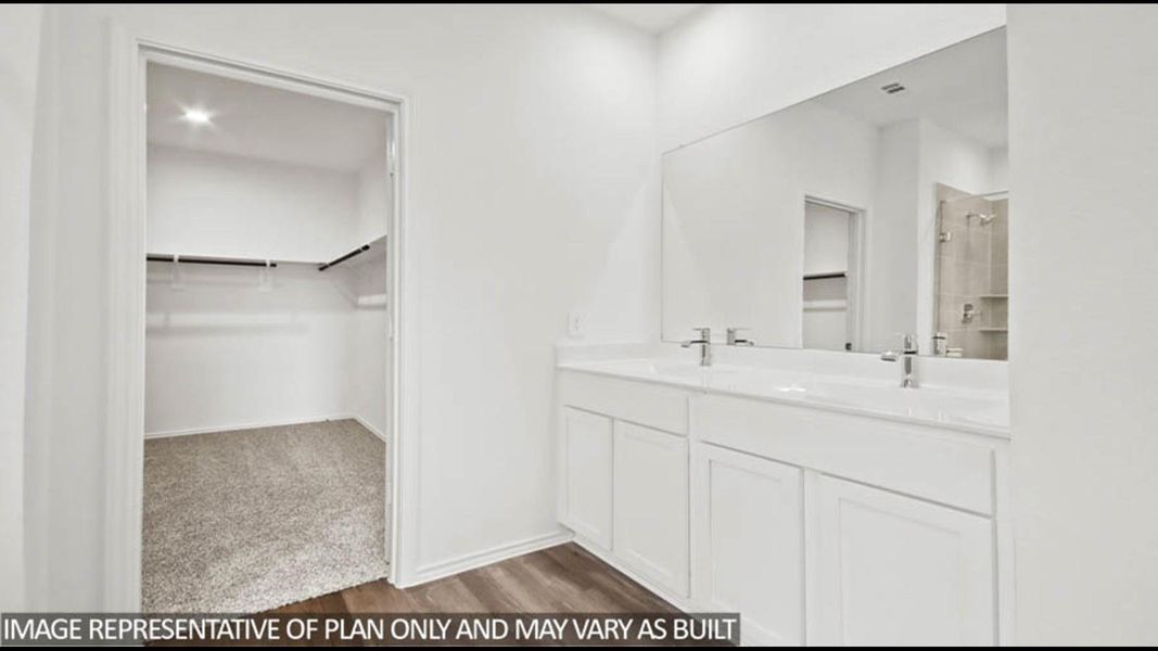 Furnished interior view inside a new home in Silverthorne, Conroe (Image 6). Furnished interior view inside a new home in Silverthorne, Conroe (Image 6).