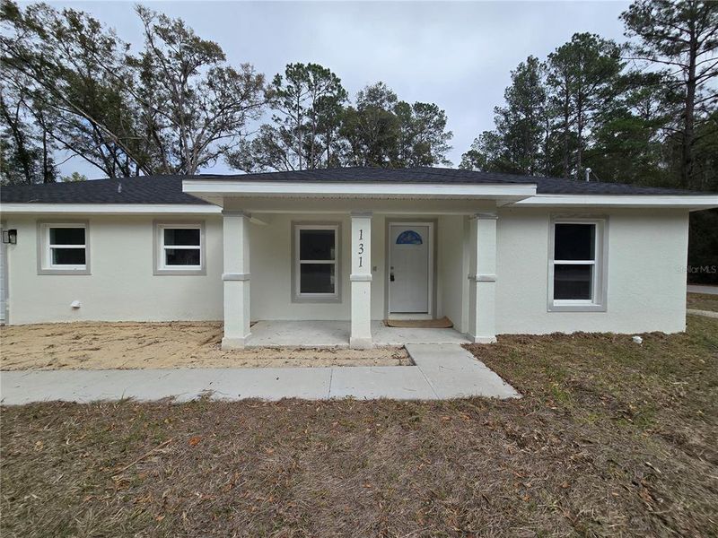 Exterior details and patio area of a home in , Ocklawaha (Image 20).