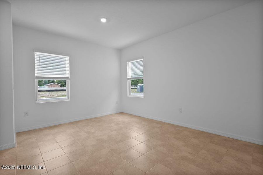 Spacious, unfurnished interior of a new home in Sabal Terrace, Jacksonville (Image 26).