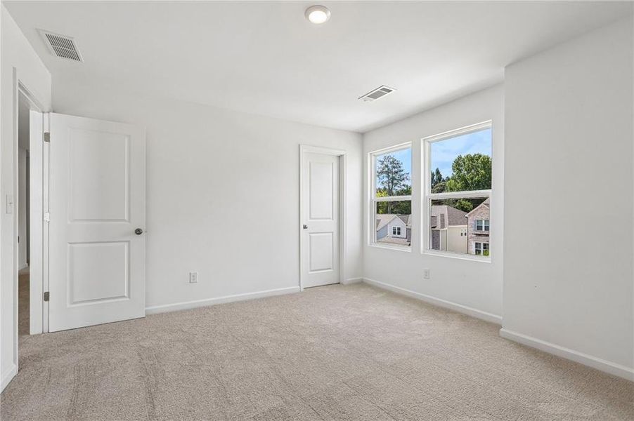 Spacious, unfurnished interior of a new home in Falls Creek, Flowery Branch (Image 29). Spacious, unfurnished interior of a new home in Falls Creek, Flowery Branch (Image 29).