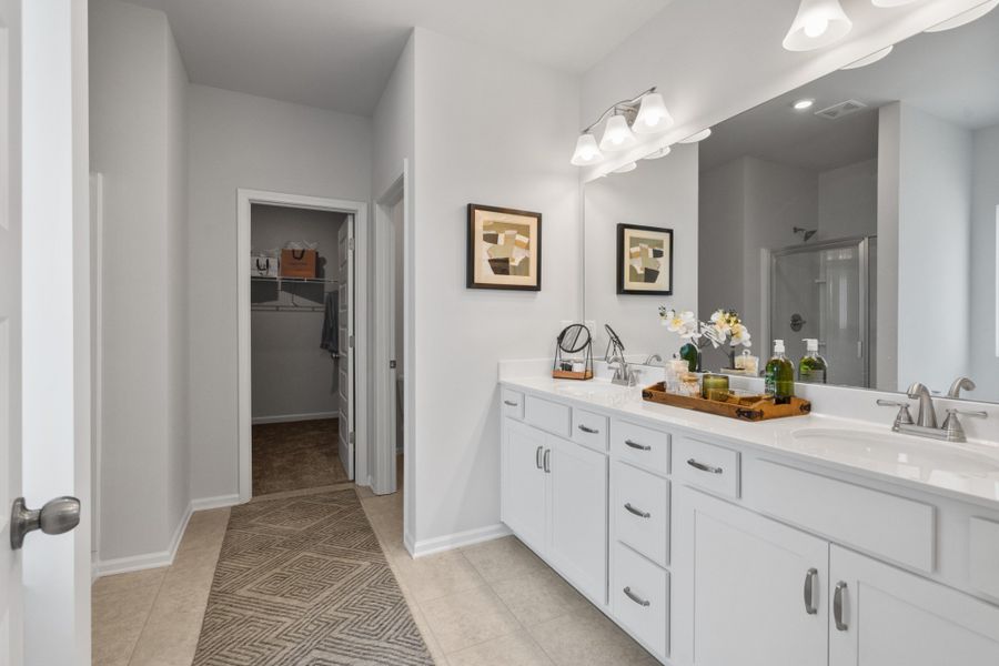 *This is a marketing photo. Colors/options may be different.*