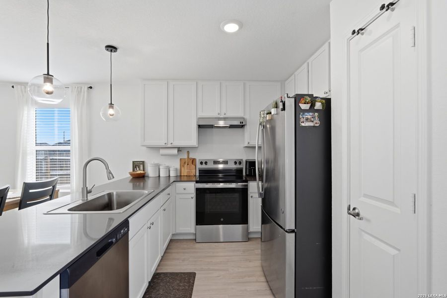 Furnished interior view inside a new home in Mission del Lago, San Antonio (Image 15). Furnished interior view inside a new home in Mission del Lago, San Antonio (Image 15).