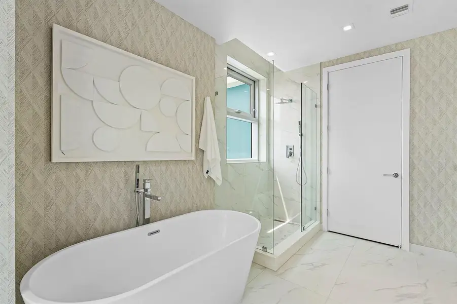 028-220LakeShoreDrive-2123-LakePark-FL-3