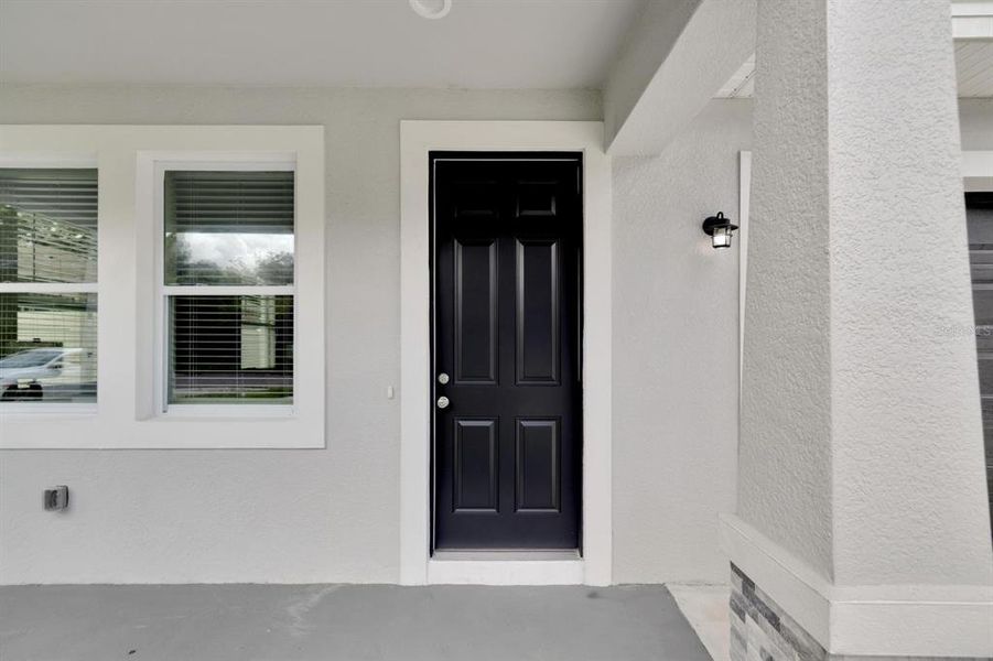 Exterior details and patio area of a home in , Tampa (Image 32).