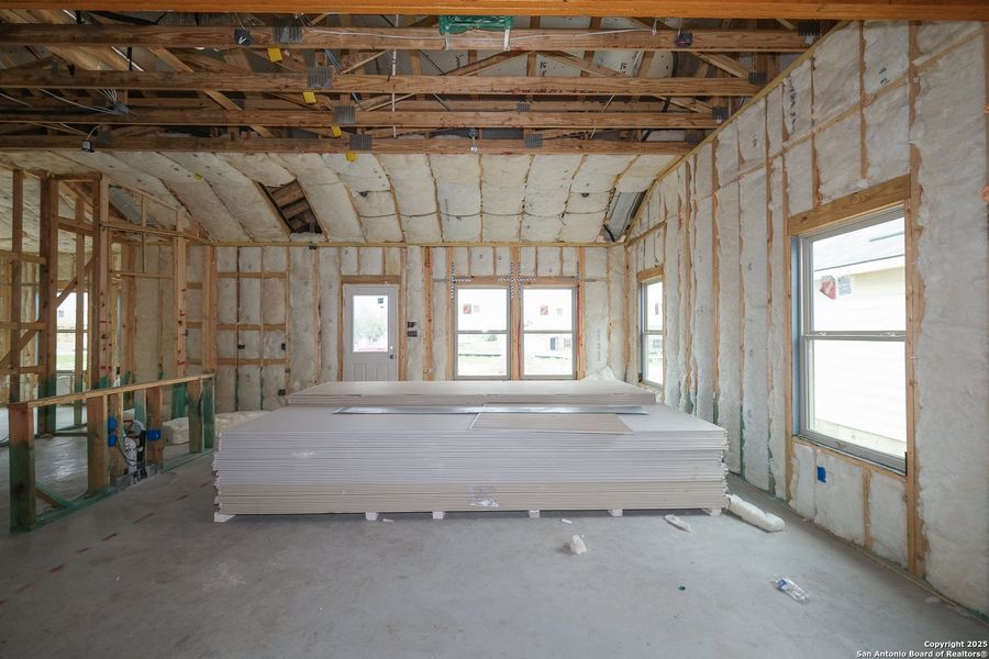 Spacious, unfurnished interior of a new home in Paloma Park, Converse (Image 11). Spacious, unfurnished interior of a new home in Paloma Park, Converse (Image 11).