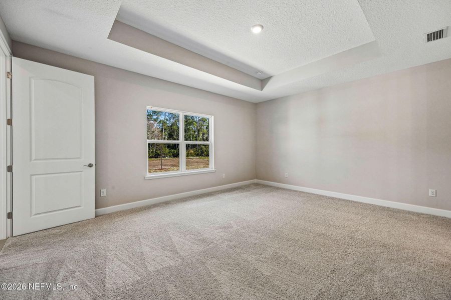 Spacious, unfurnished interior of a new home in , Jacksonville (Image 20).