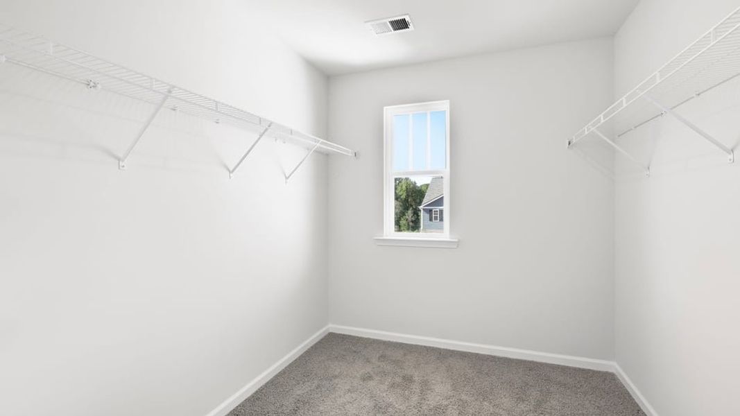 Spacious, unfurnished interior of a new home in Cloverdale Hills, Piedmont (Image 33).