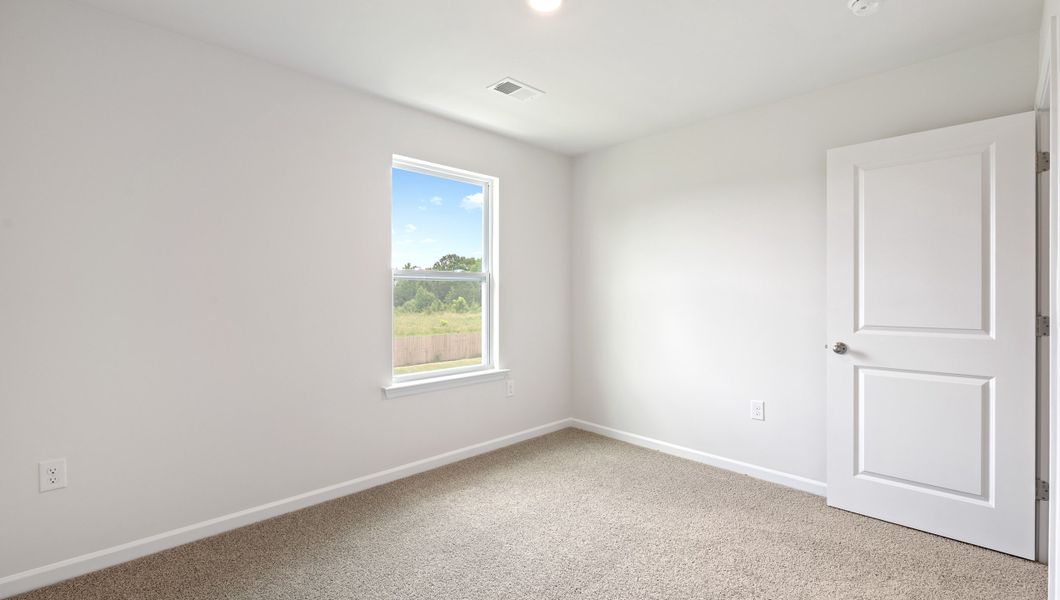 Spacious, unfurnished interior of a new home in Woodglen, Piedmont (Image 21).