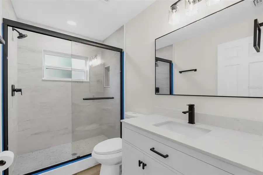 Furnished interior view inside a new home in , Orlando (Image 4).